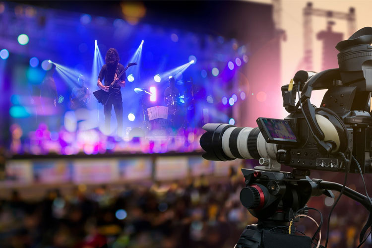 PHOTOGRAPHY & VIDEOGRAPHY